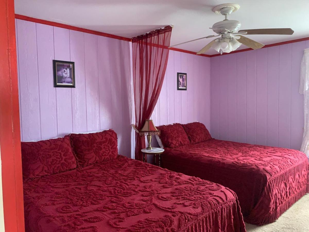Tombstone Bordello Bed & Breakfast Exterior photo