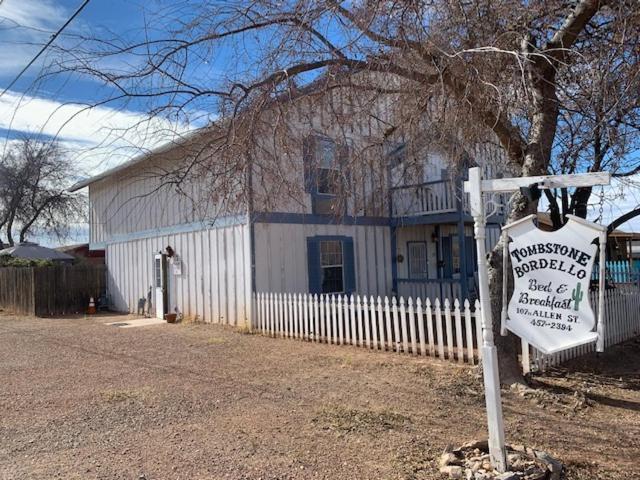 Tombstone Bordello Bed & Breakfast Exterior photo